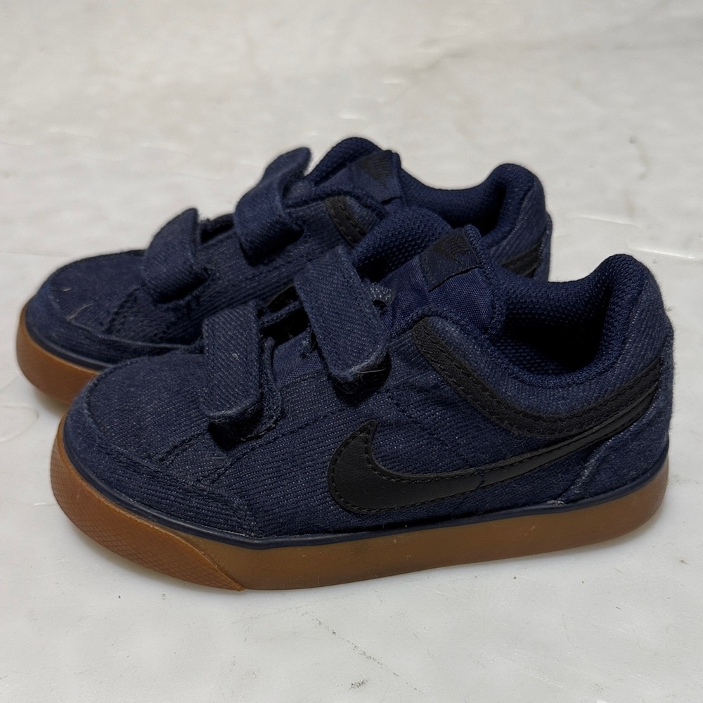 Nike Kids Dark Blue and Black Sneakers